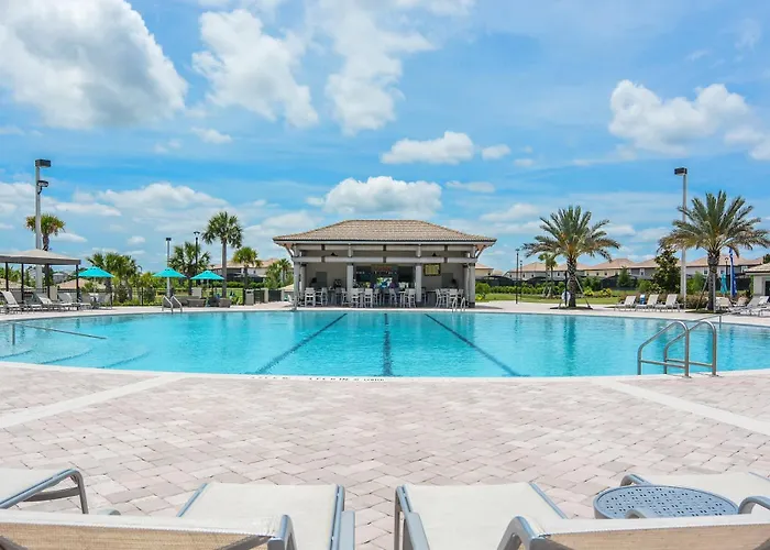Modern Vacation Home With Private Pool Cg1593