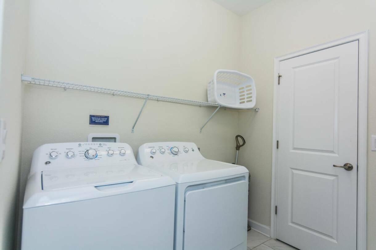 Modern Vacation With Private Pool Cg1593 * Davenport