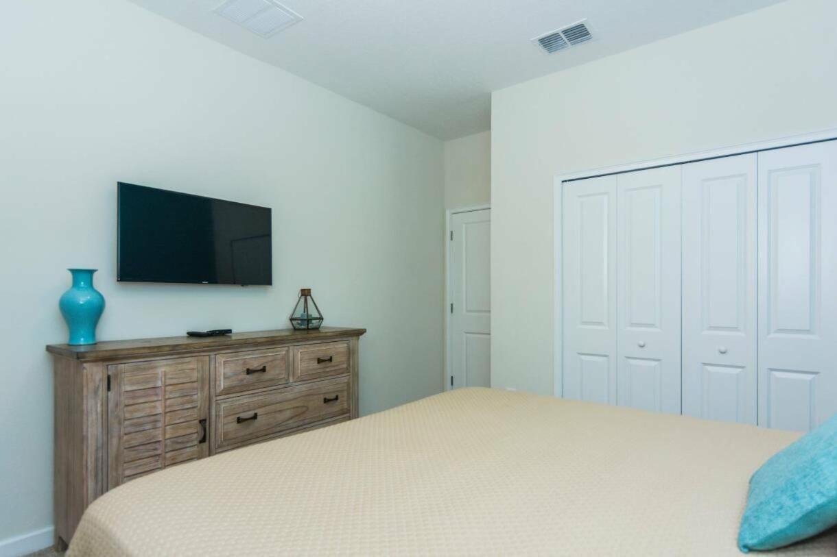 Modern Vacation With Private Pool Cg1593 * Davenport