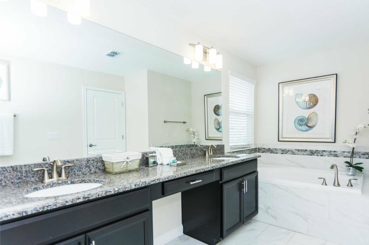 Modern Vacation With Private Pool Cg1593 * Davenport